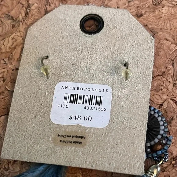 Pendientes de pluma azul Anthropologie Foto 4 de 4