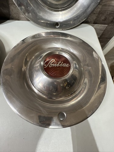 (6) 1949-1950 Pontiac Chieftain 15" OEM Stainless Wheel Covers - Dented Bargain - Foto 14 di 16