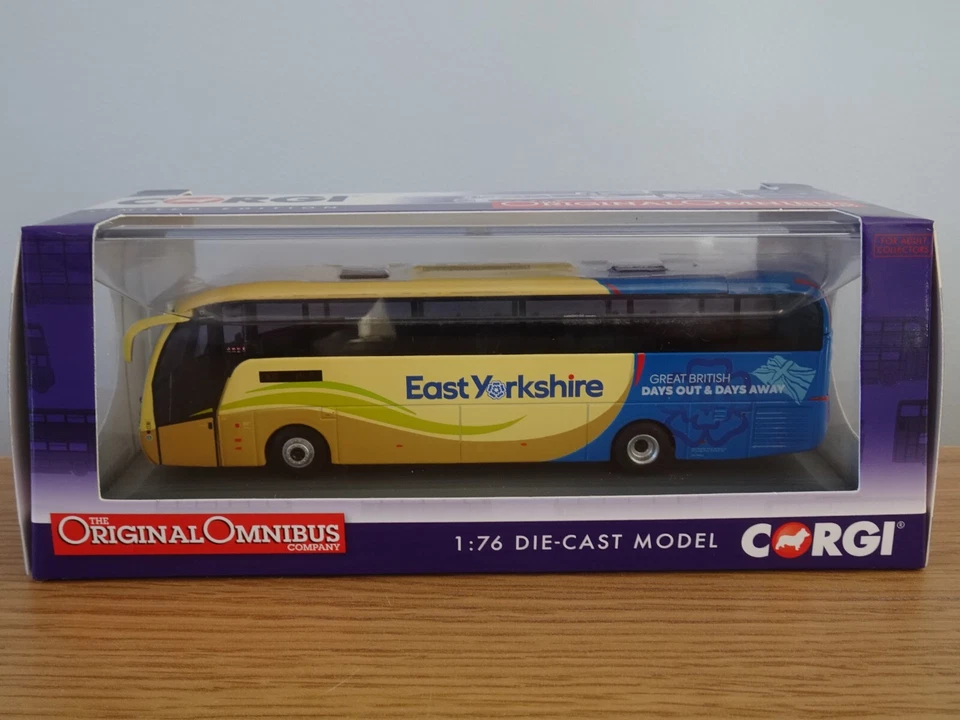 CORGI OOC EAST YORKSHIRE EYMS CAETANO LEVANTE VOLVO COACH BUS MODEL OM46411 1:76 - Image 2 of 3