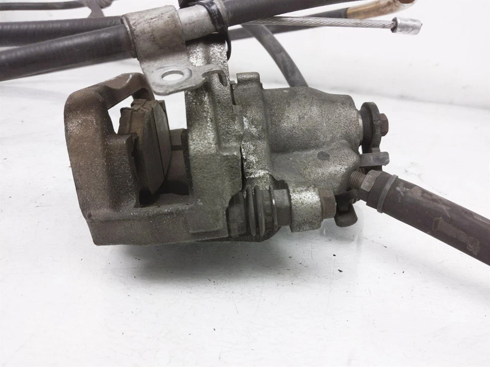 2013 2014 年福特探险者 Fwd 后右乘客制动卡钳 Eg1z-2552-A — 第 4/4 张图片