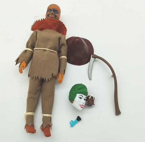 Duela Dent Scarecrow Action Figure 2 Heads Scythe Fear Gas Hat - Picture 2 of 17