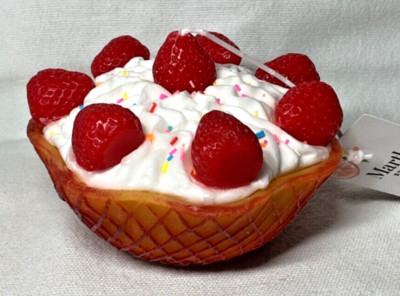 MARTHA STEWART ICE CREAM MOLDED CANDLE STRAWBERRIES 3.5 x 5 X 5 INCHES NWT