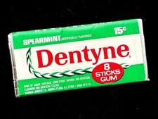 Vintage 1970s Dentyne Gum 8 Sticks Spearmint 15 Cents Prop Display
