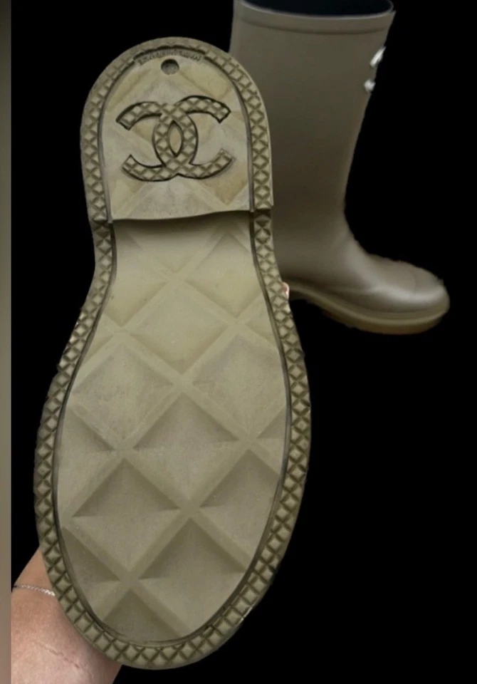 Chanel REV Green White Caoutchouc CC Logo High Pull On Rubber Rain Boots 37.5 - Image 4 of 4