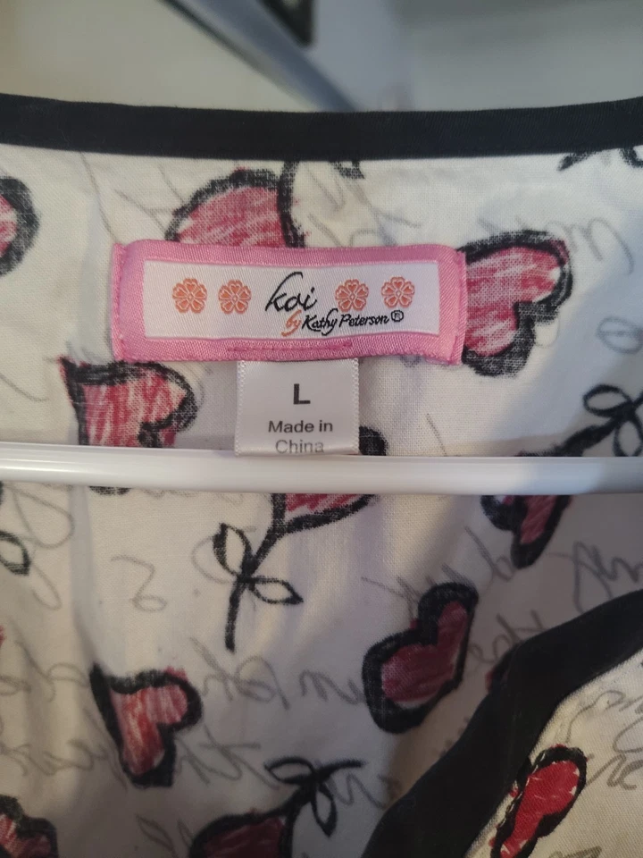 Large Scrub Top Koi By Kathy Peterson Heart Flowers - Image 2 of 4