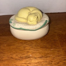 Vintage/ Crowning Touch Collection /Porcelain Sleeping Cat Trinket Box