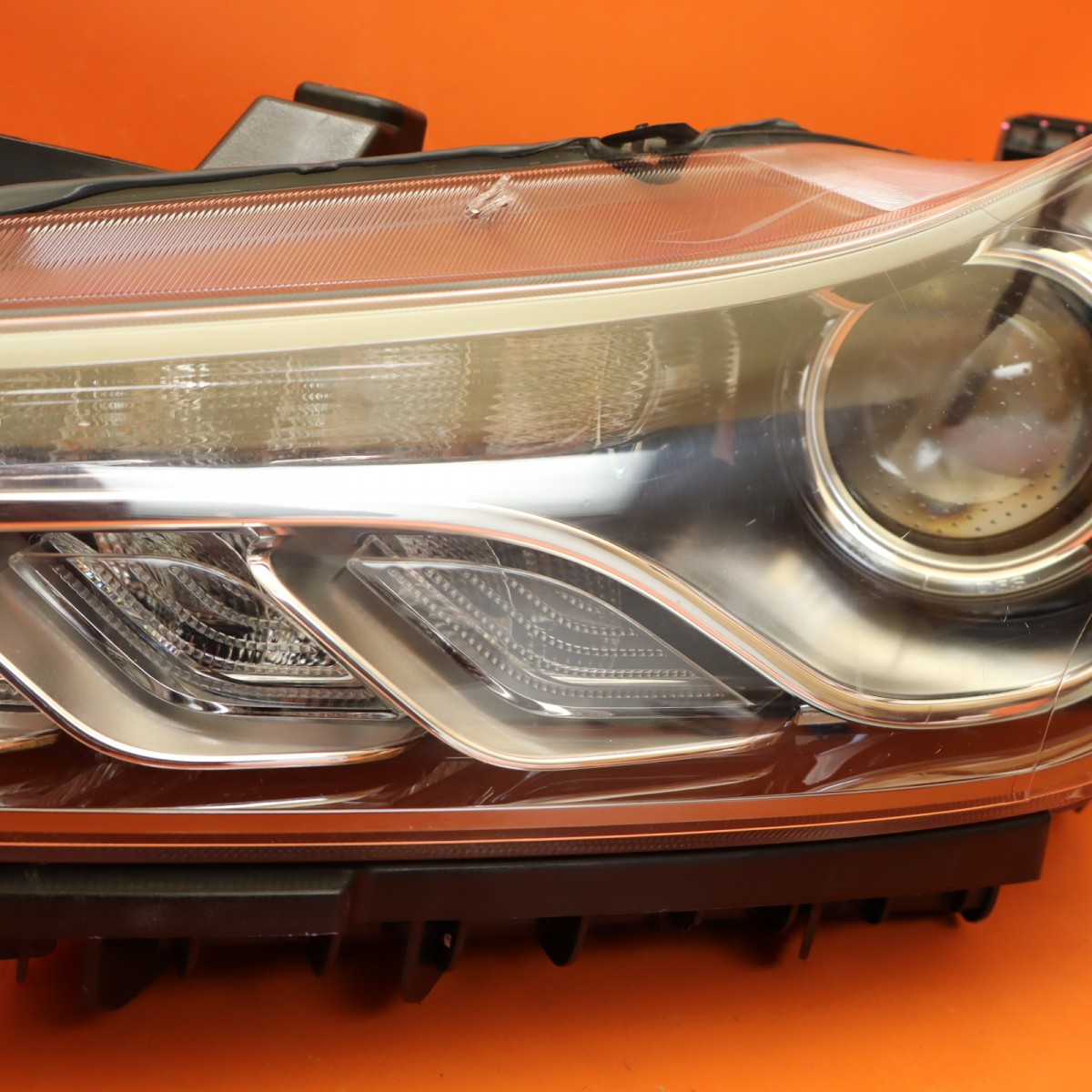 MASERATI GHIBLI HEADLIGHT LEFT DRIVER 2014 2015 2016 2017 2018 XENON 670038235