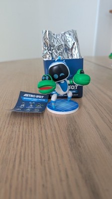 Astro Bot Mystery Figure - Astro & Keri Kero. With Puzzle Pieces!