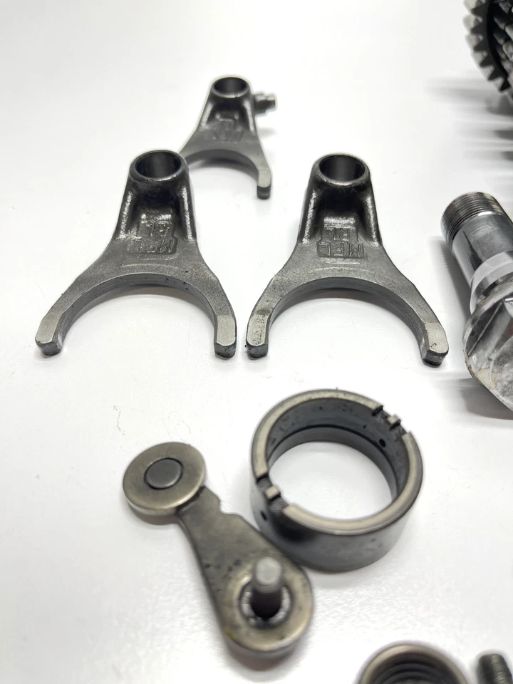 Engranajes de transmisión de motor 08-11 HONDA CBR1000RR CBR 1000 09 10 11 12 OEM Foto 3 de 4