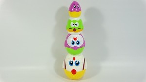 4 Tower Stacking And Nesting Chickens