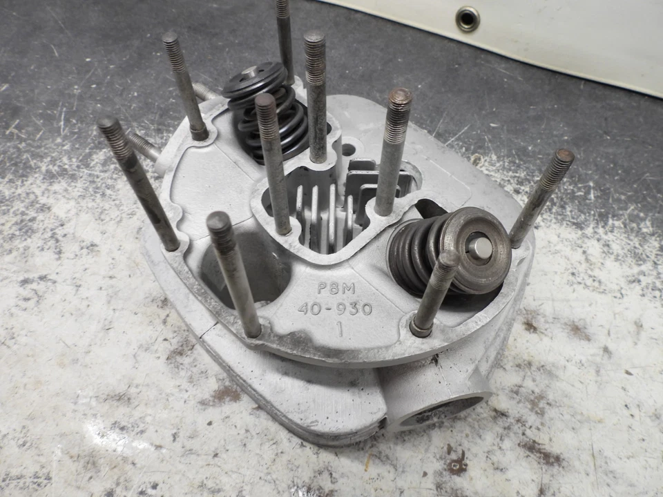 BSA B25 250 1969 culata 2877 Foto 4 de 4