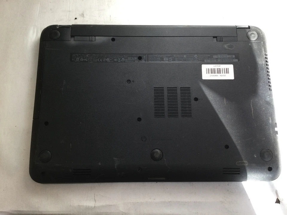 HP 15-R210DX - FOR PARTS - NO BOOT- SCREEN DAMAGE - INTEL I5 - NO RAM -READ-BB - Image 2 of 4