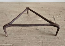 Antico Fornello da Campo Campeggio a Forma di Triangolo in Ferro