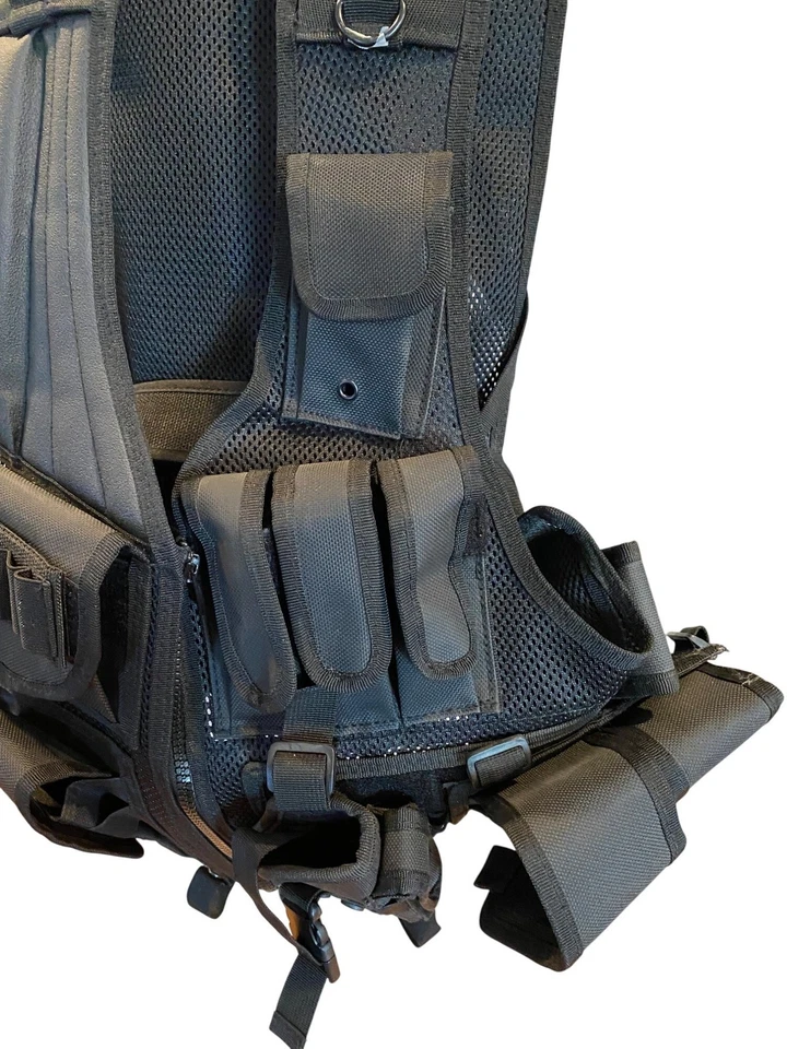 Tactical Vest Black Adjustable /Pockets & Holsters "New no Tags  UTG Leapers 547 - Image 2 of 4