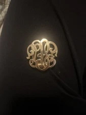 Vintage  Jeri Lou Gold Tone Scarf Clip Monogram Open Metal Design