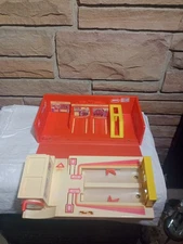  Hot Wheels 1981 Inside Track Sto & Go Race Set Playset Mattel