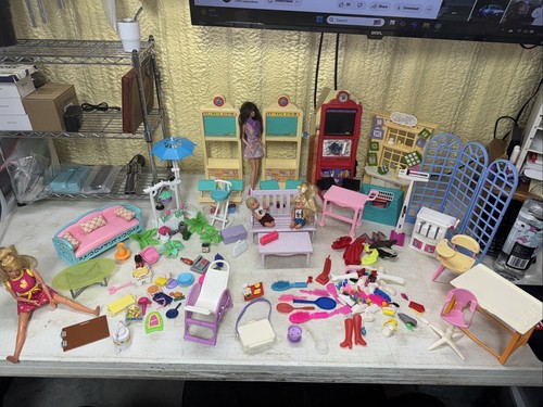 Vintage 90er Jahre Barbie Möbel und Zubehör mit Food Mart, Küche, Schrank - Bild 1 von 11