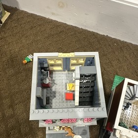 LEGO Creator Expert Modular Buildings Pet Shop 10218 2032 pcs w/ instructions