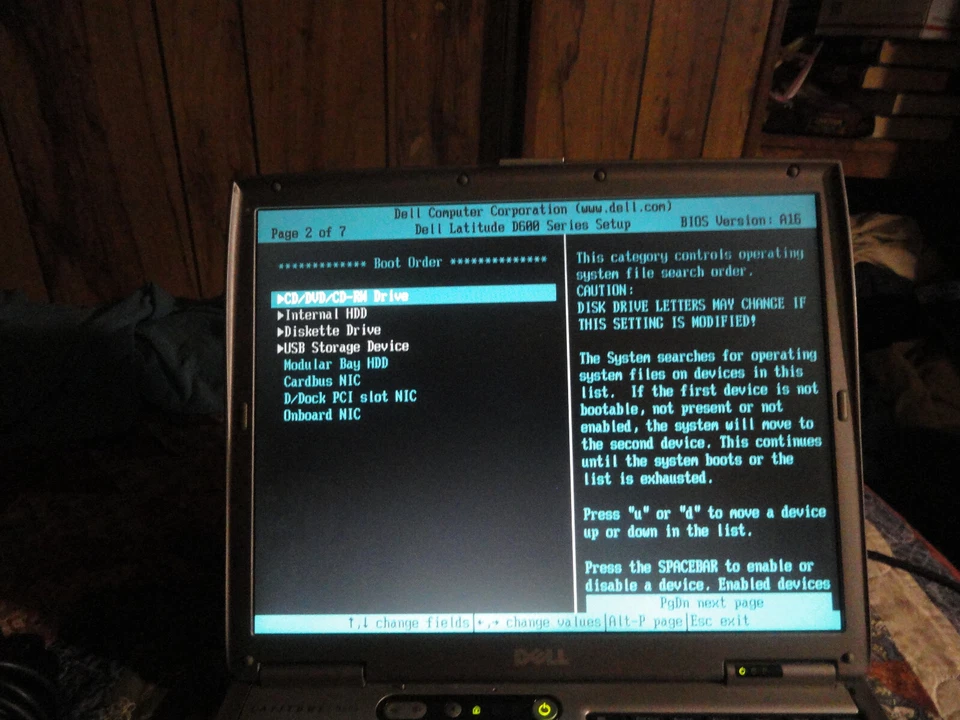 Dell Latitude D600 Celeron M 1,50 GHz 80 GB HDD 512 MB de RAM Windows XP Pro SP3 Foto 4 de 4