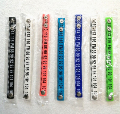 LOT 7 ARMBÄNDER RADIO FM SILIKON VERSCHIEDENE FARBEN ZENTIMETER TEENAGER NEU