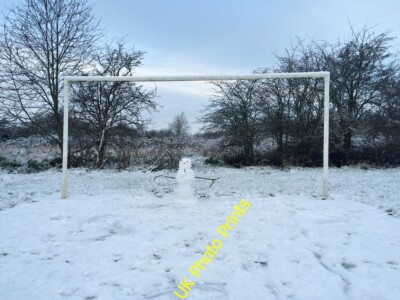Foto 6x4 Torwart Schneemann Long Eaton wie es tat'nicht anfing zu schneien c2016