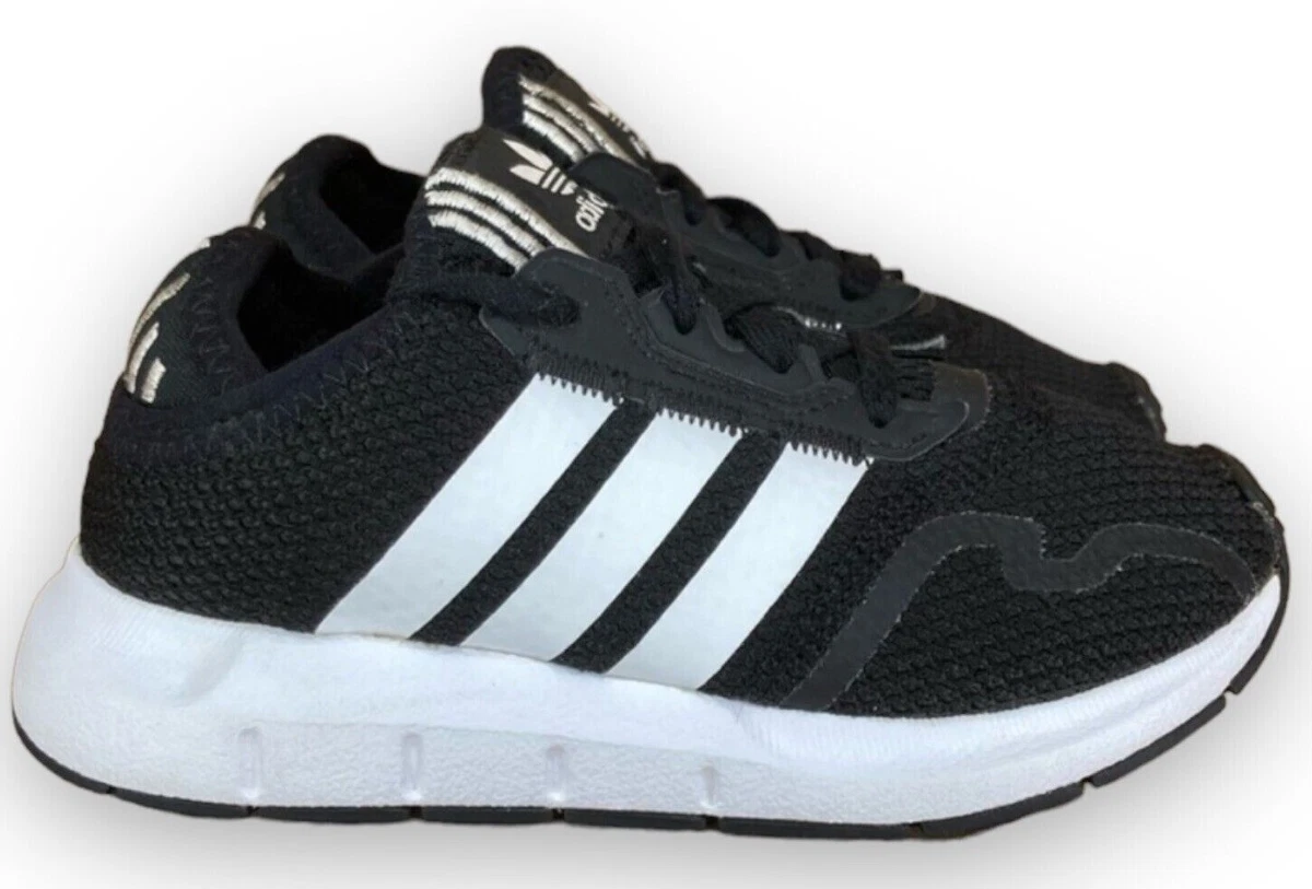 Adidas originals swift run junior trainers  clearance black