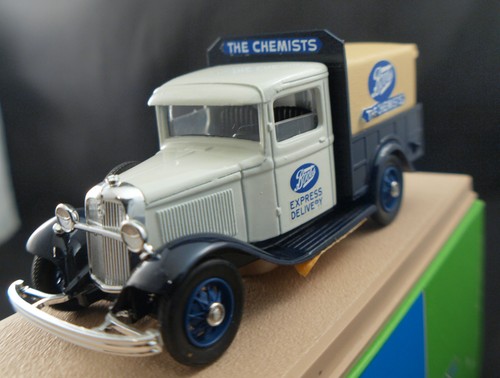 Eligor 1068 ◊ Ford V8 ◊ Pick-Up Cubierto 1933 ◊ 1/43 ◊ En Caja - Imagen 6 de 8