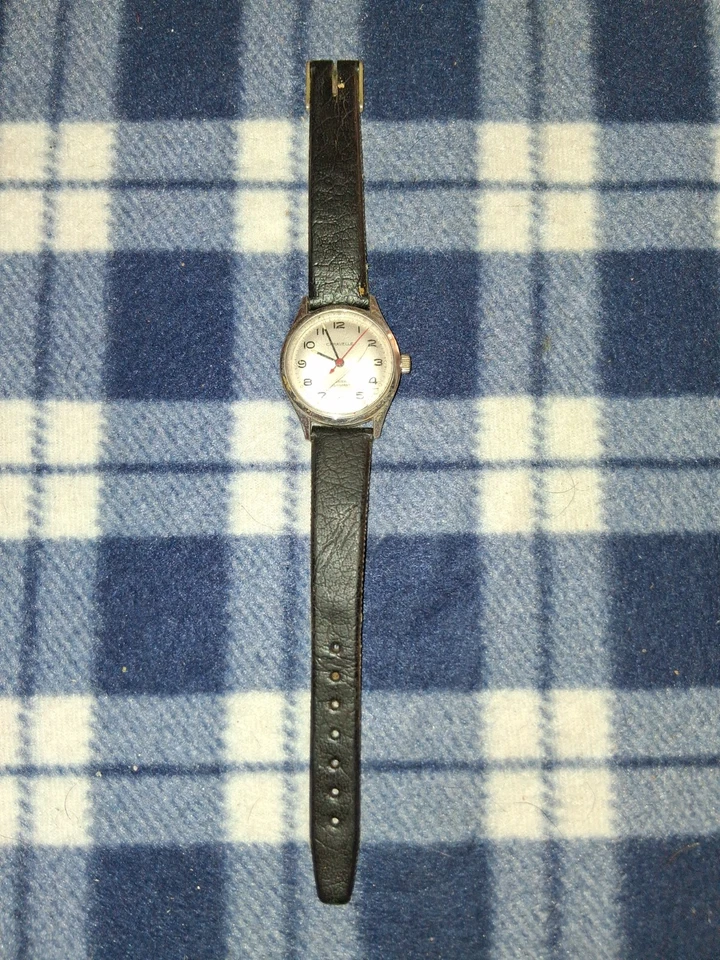 Reloj Colgante 1 'Bulova'. 1 reloj vintage para mujer. 1 Reloj Caravelle. 1 Carabela Foto 2 de 4