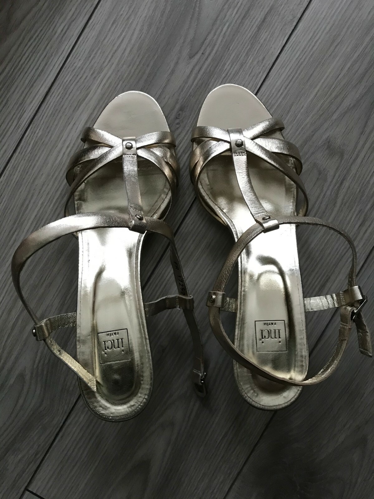 APL Sandali slingback Inci colore oro pelle punta aperta fibbia tacco 5 5 cm (taglia UK 7)