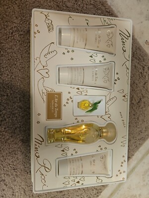lair du temps nina ricci set