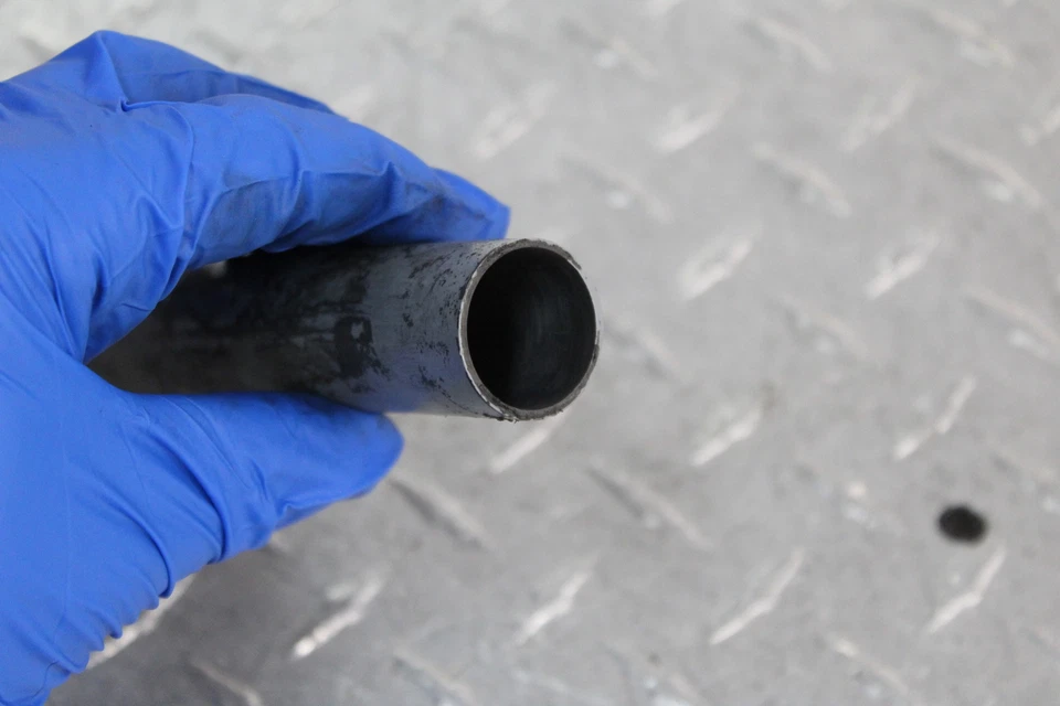 2007 KAWASAKI NINJA ZX10R ZX1000D RIGHT THROTTLE GRIP TUBE - Image 3 of 4