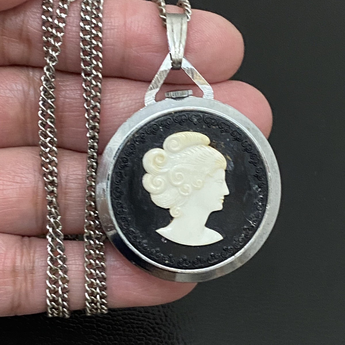 Vintage Heritage Princess Antimagnetic Wind Up Watch Cameo Pendant Necklace