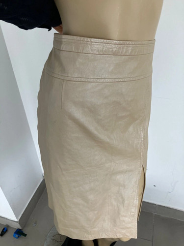 Escada, vintage 80's leather skirt escada in light shiny gold size 44