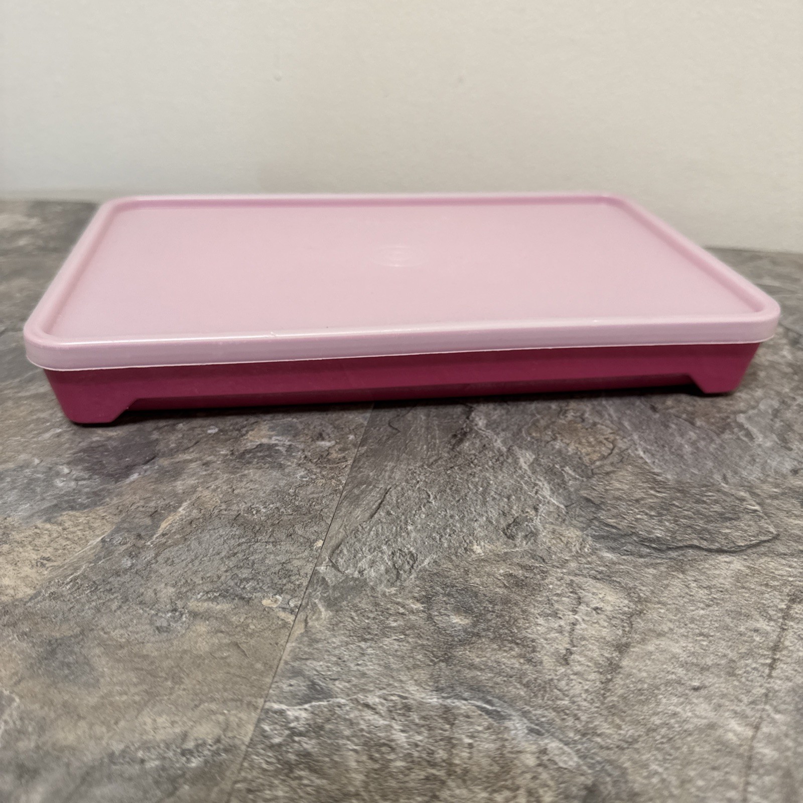 VTG TUPPERWARE 1292 HOT DOG BACON KEEPER WITH LID Pink 1293 EUC