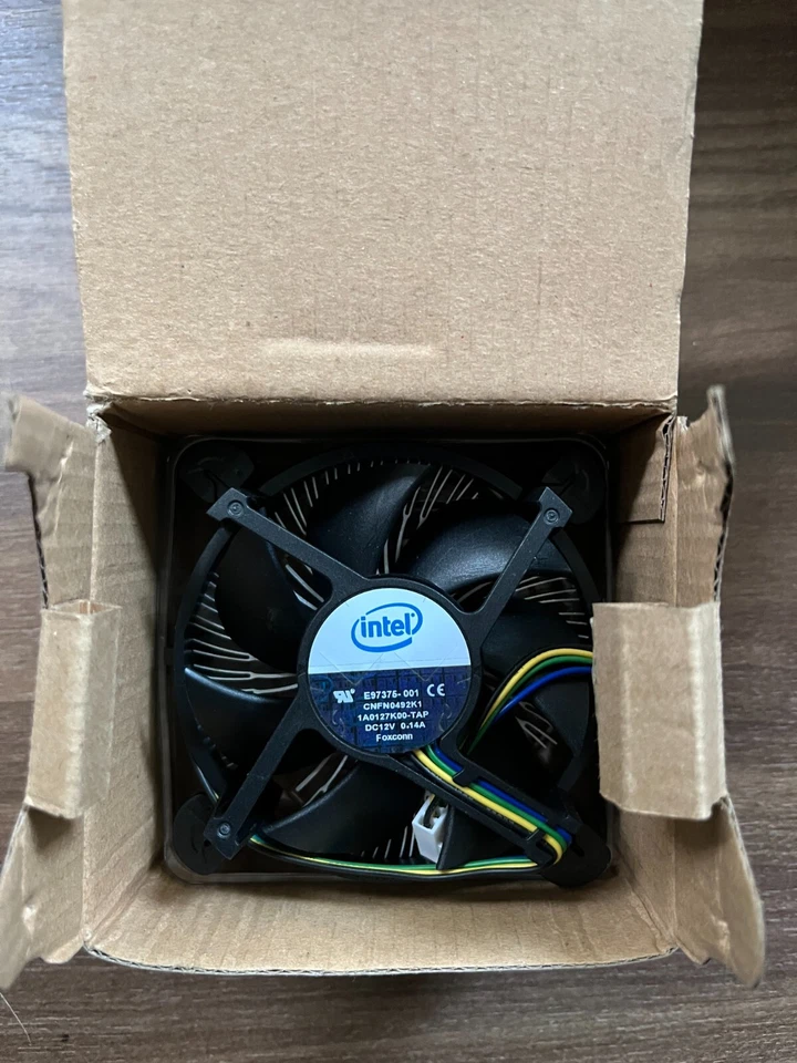 Dispositivo di raffreddamento CPU Intel originale con dissipatore e ventola i... - Immagine 2 di 4