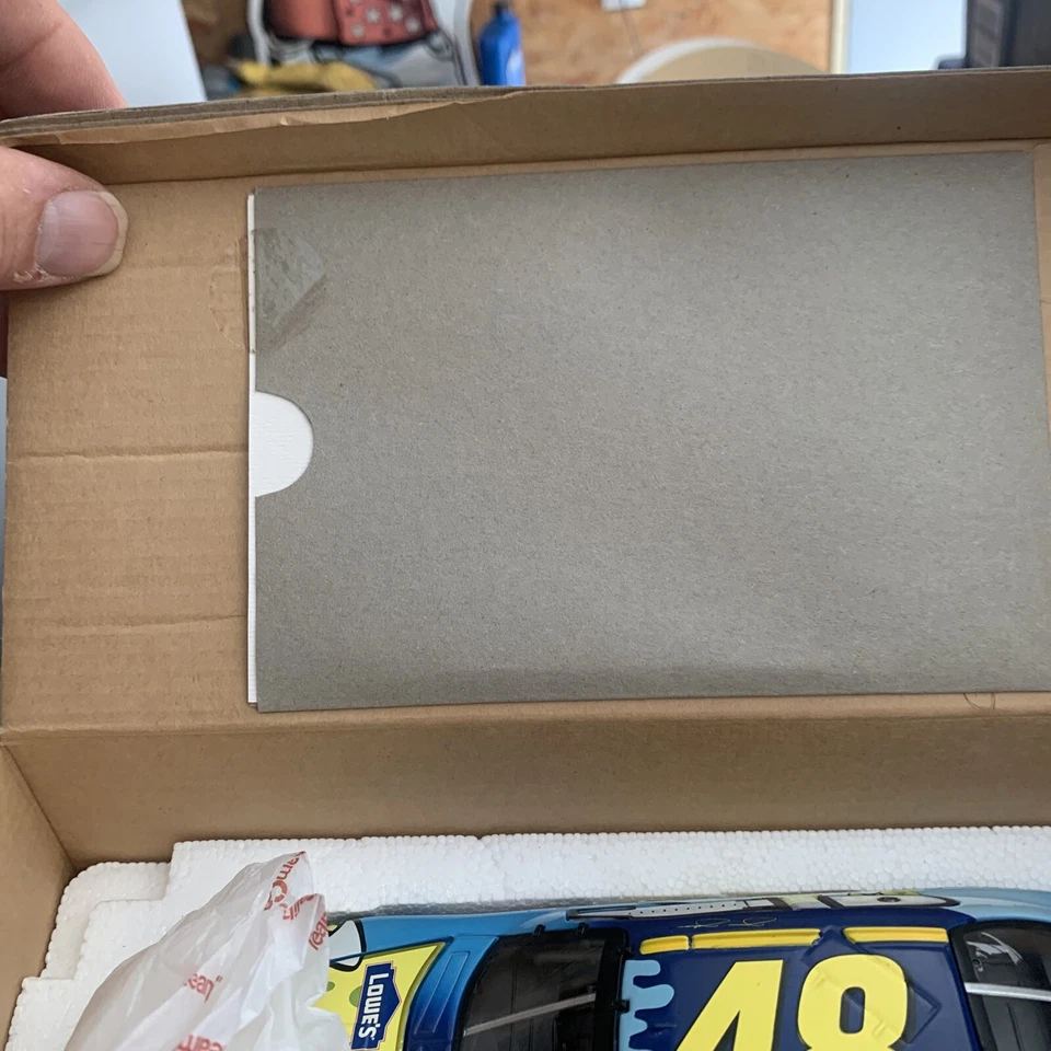 2003 JIMMIE JOHNSON#48 LOWE'S SPONGEBOB Team Caliber Preferred Free Shipping - Image 3 of 4