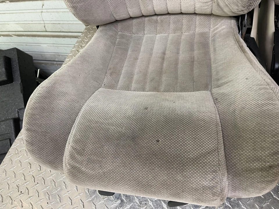 1982-2002 Camaro Firebird Front Seat And Rear Seat Set Some Wear Neutral (52B) — 第 2/4 张图片