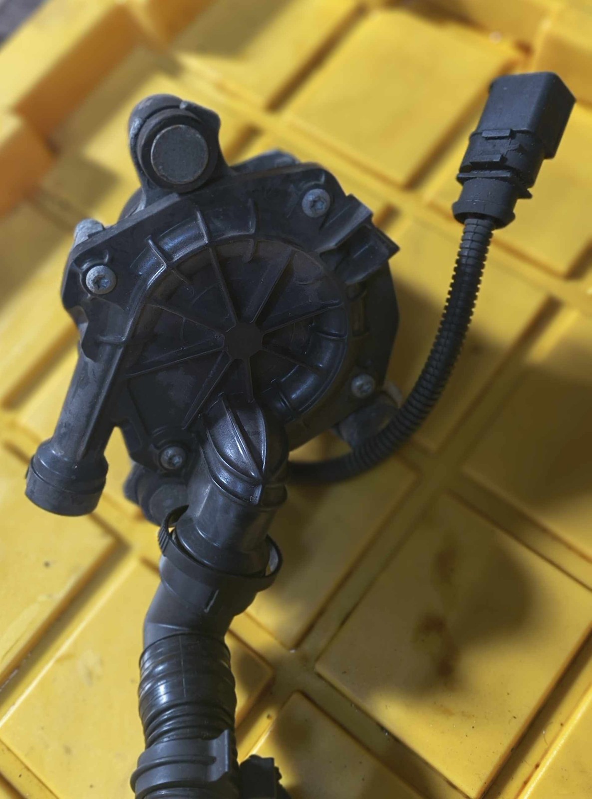 09 BENTLEY CONTINENTAL Air Pump