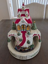 Lenox Holiday Santa Workshop Centerpiece Lighted Musical