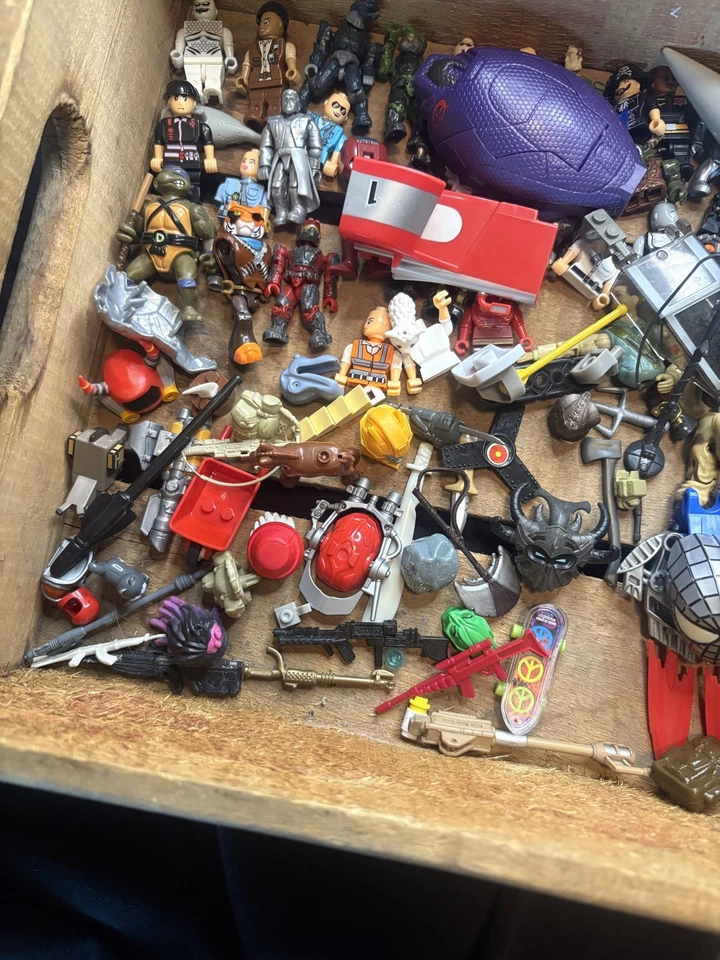 Lego Mini Figure Lot Star Wars, DC, Marvel, Harry Potter, City, Ninjago, Friends - Image 3 of 4