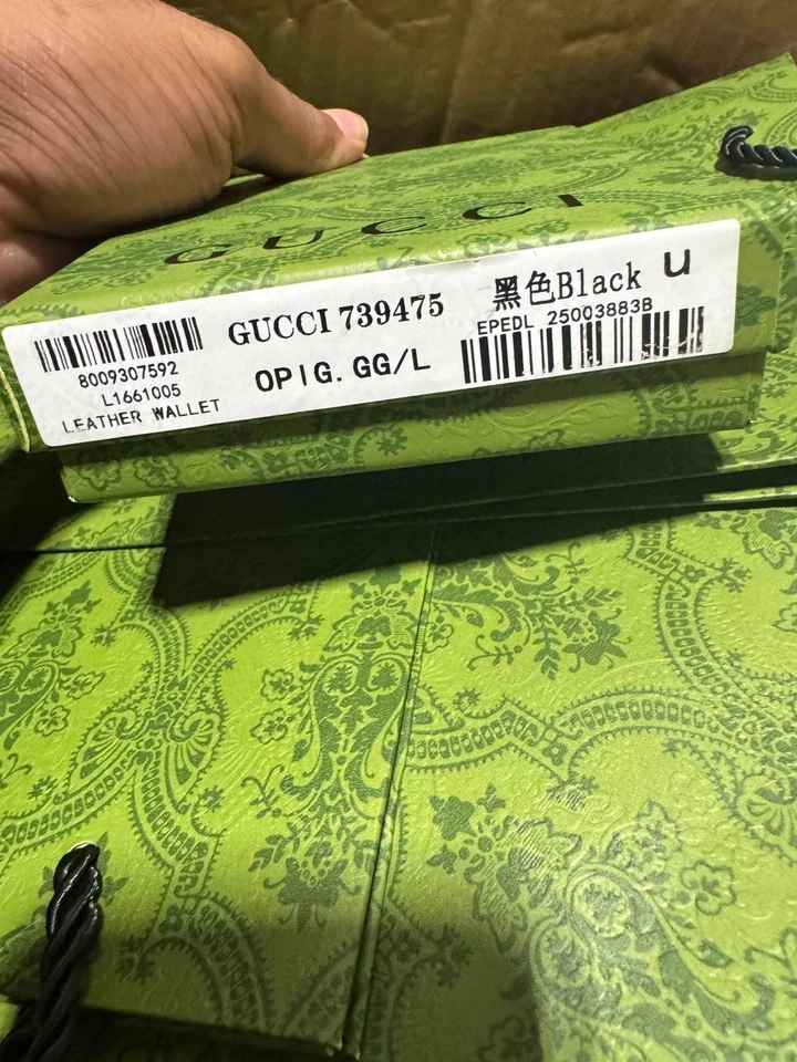 Luxury Gucci Bi-Fold Gucci Pattern Black Limited Edition Leather Wallet - Image 2 of 2