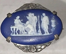 WEDGWOOD STERLING BROOCH "PRIAM BEGGING THE BODY OF HECTOR FROM ARCHILLES" 1870