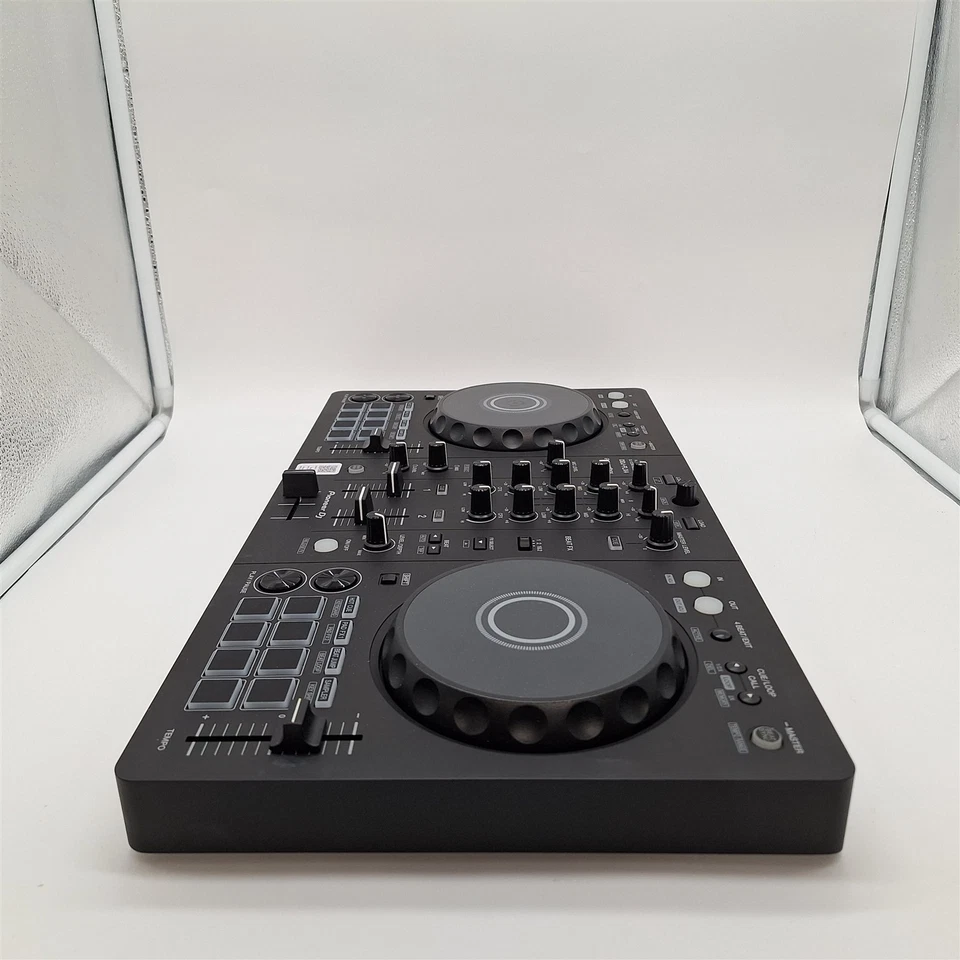 Pioneer DJ DDJ-FLX4 2-Channel DJ Controller - Black - Image 2 of 4