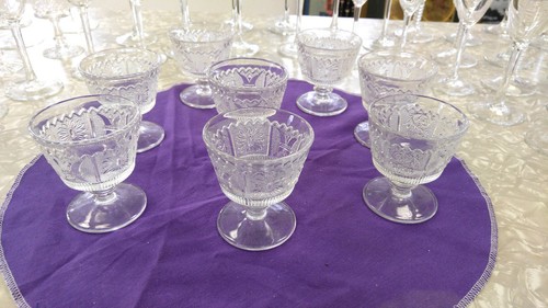 VINTAGE GLASS Desert pressed glass 1950's / 1960's set of 8 with design 3 oz. - 第 1/8 張圖片