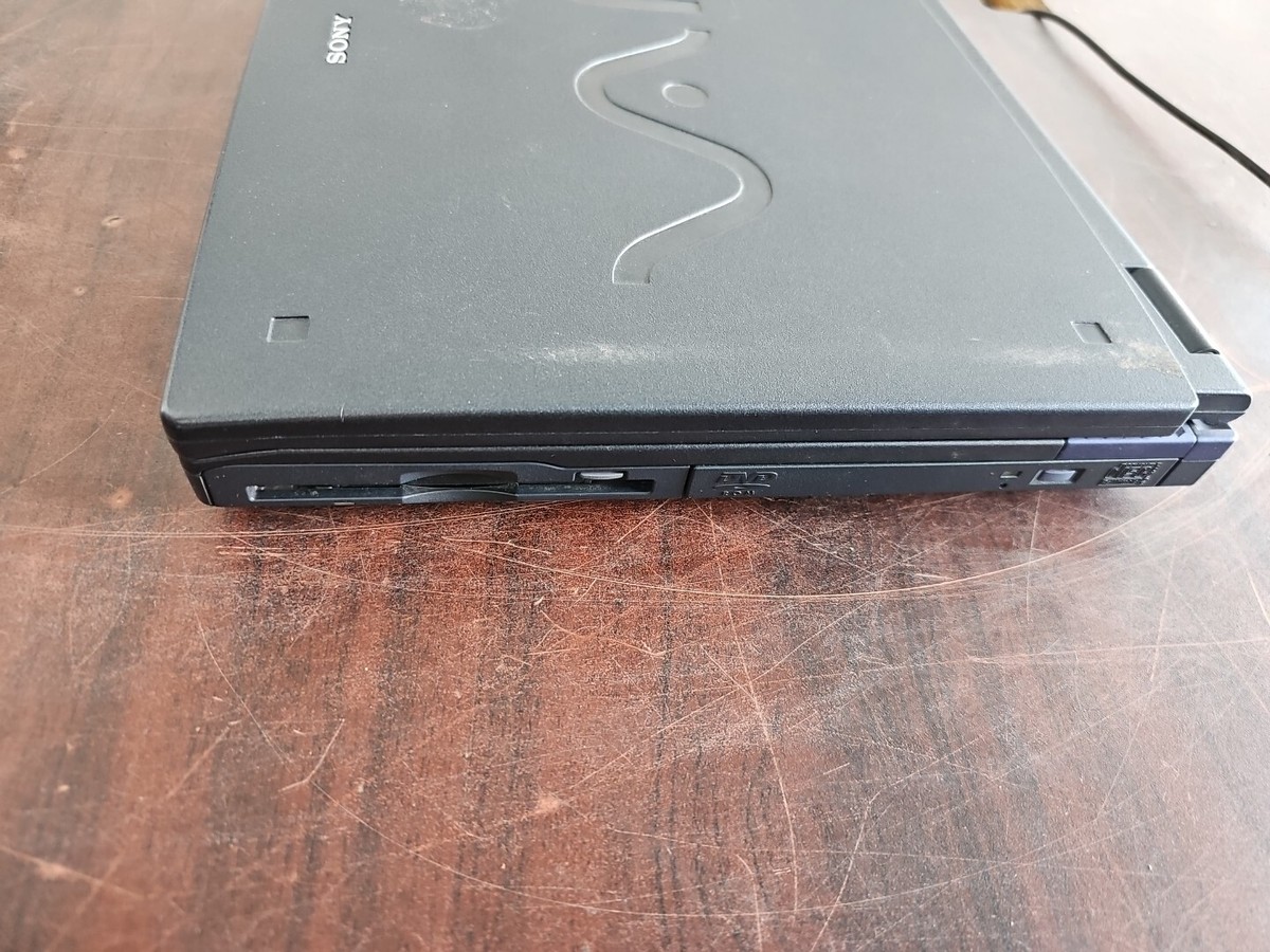 Sony VAIO Laptop PCG-993L Pentium III * UNTESTED / AS IS / READ