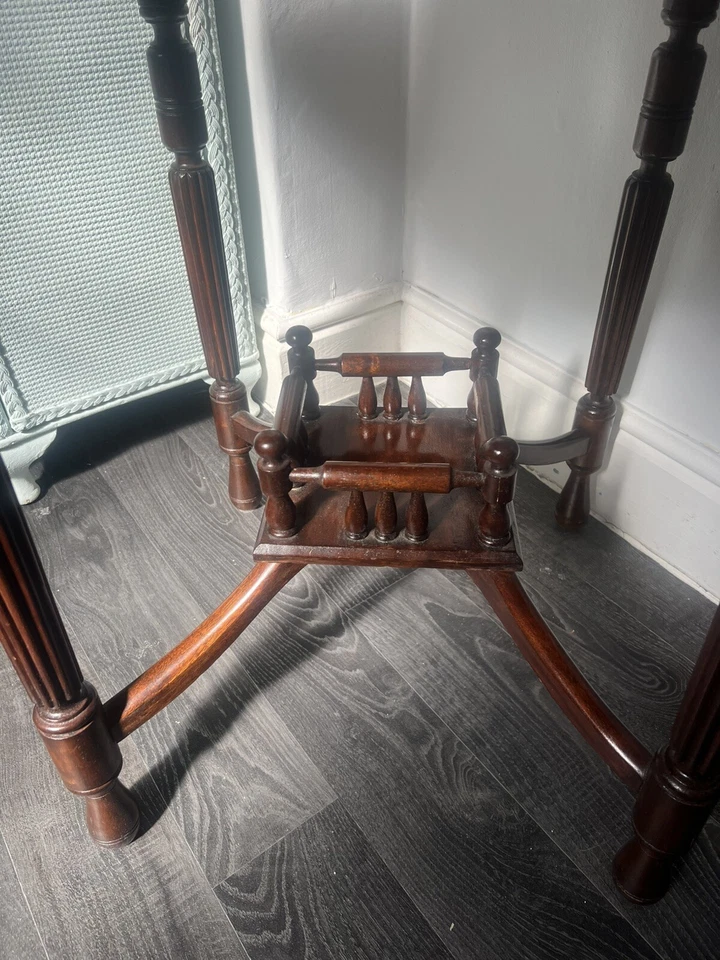 Antigua mesa auxiliar octogonal victoriana de caoba mesa ocasional Foto 3 de 3