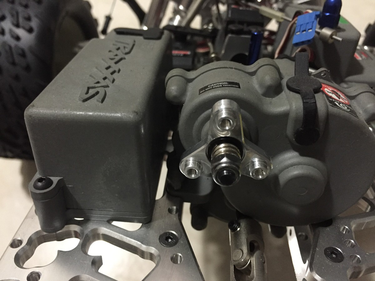 Slipper Clutch Eliminator for 1/10 E-Maxx, E-Revo, Summit, T-Maxx