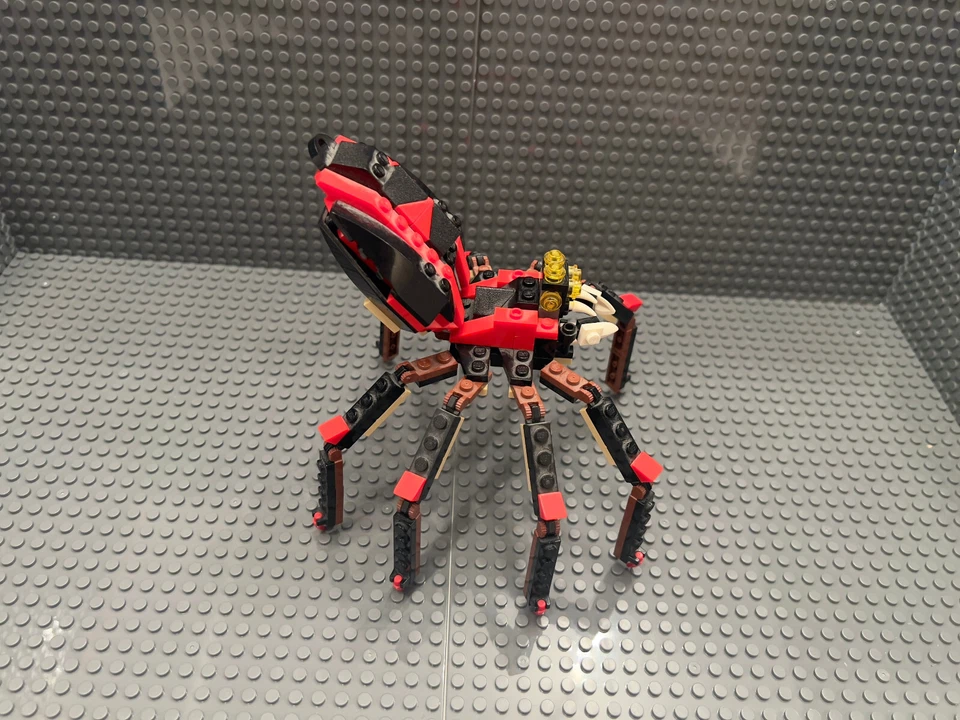 LEGO Creator 4994 Fierce Creatures, foto 2 di 4