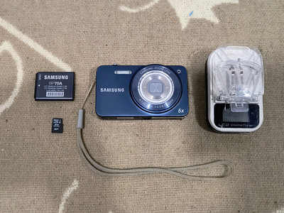 Samsung ST90 14.2MP Digital Camera - Blue Fully Working Great Shape