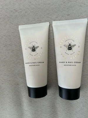 MARKS AND SPENCER Marks & Spencer Royal Jelly Hand And Nail Cream 200ml (2 x 100ml) BBE 10 / 2026